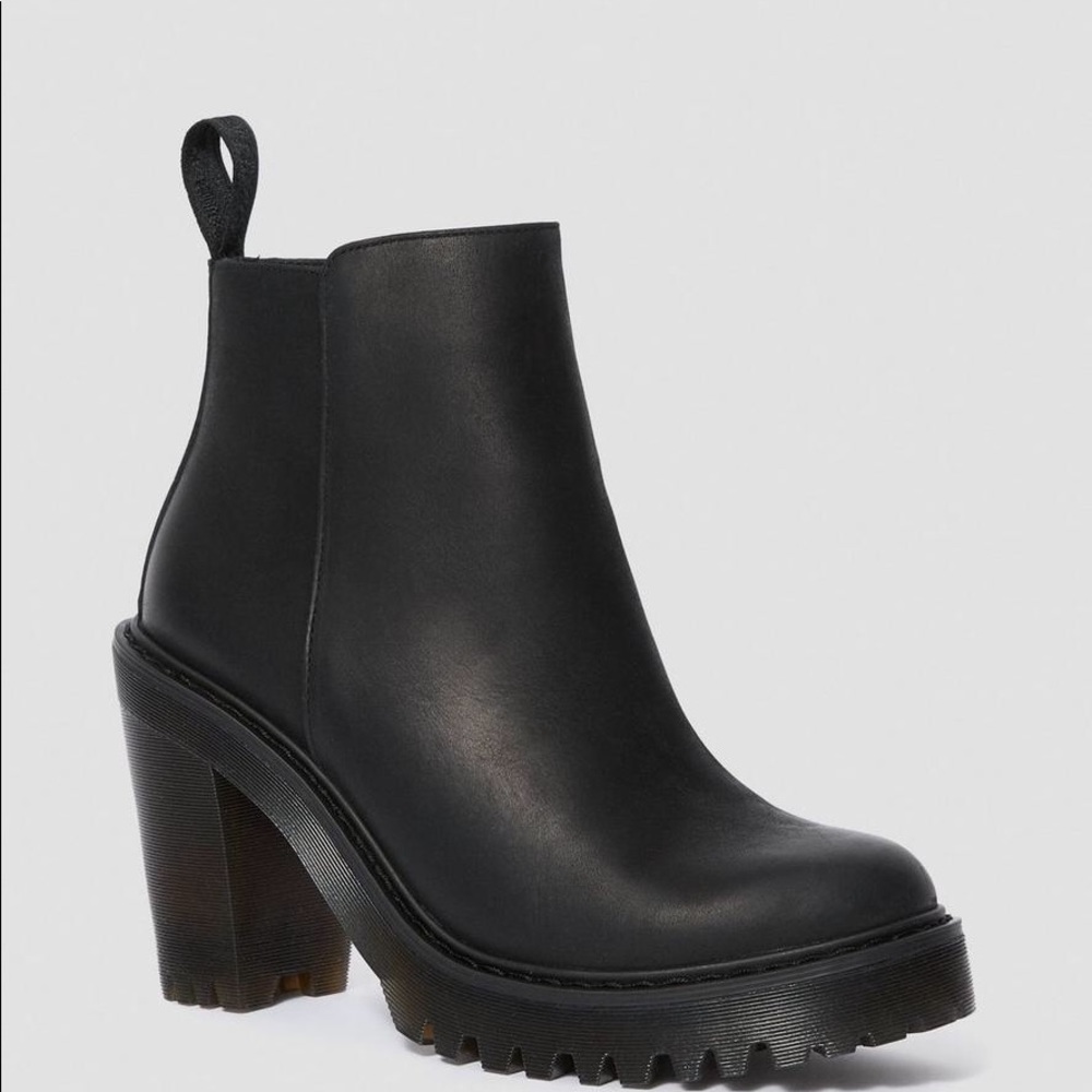 DR MARTENS MAGDALENA CHELSEA BOOT Women’s 8